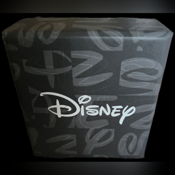 NWT Disney Vibrant Cheshire Cat Watch - Picture 2 of 3